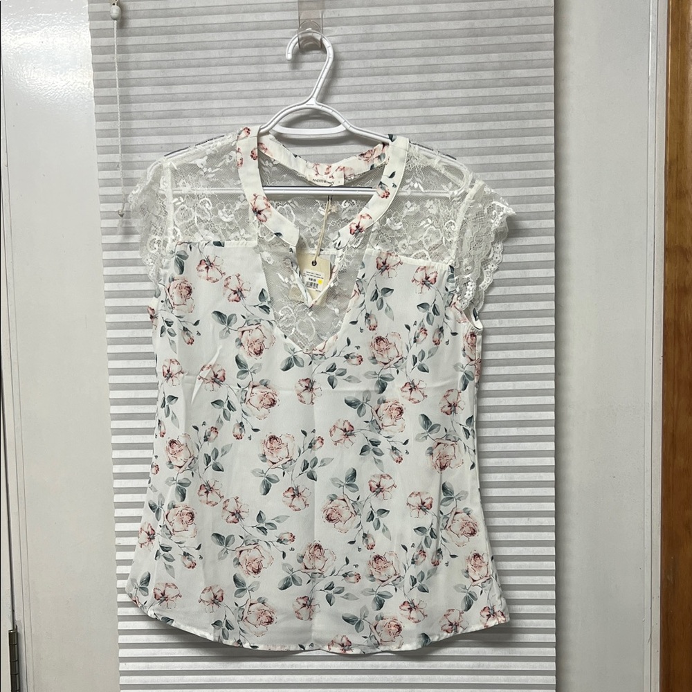 Elegant Floral Lace Blouse in Cream and Pink